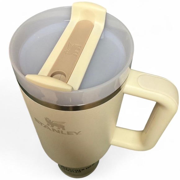 Stanley Cream Flowstate Tumbler Lid - Picture 2 of 4